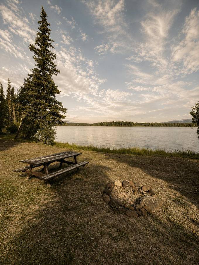 The lakefront at Eagle's Nest Resort, Anahim Lake.